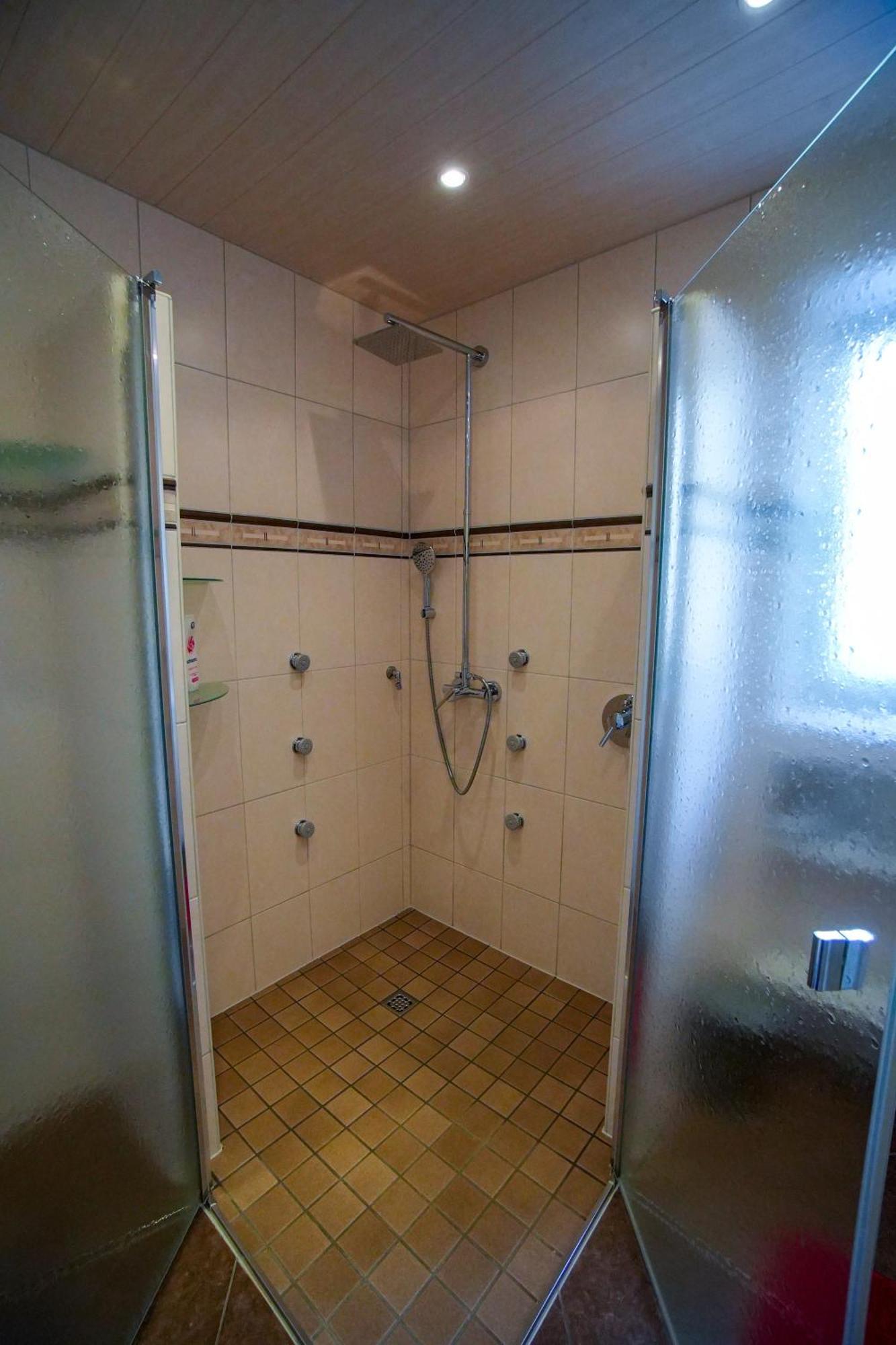 Gemuetliche Wohnung Im Herrenhaus Baden-Baden Buitenkant foto