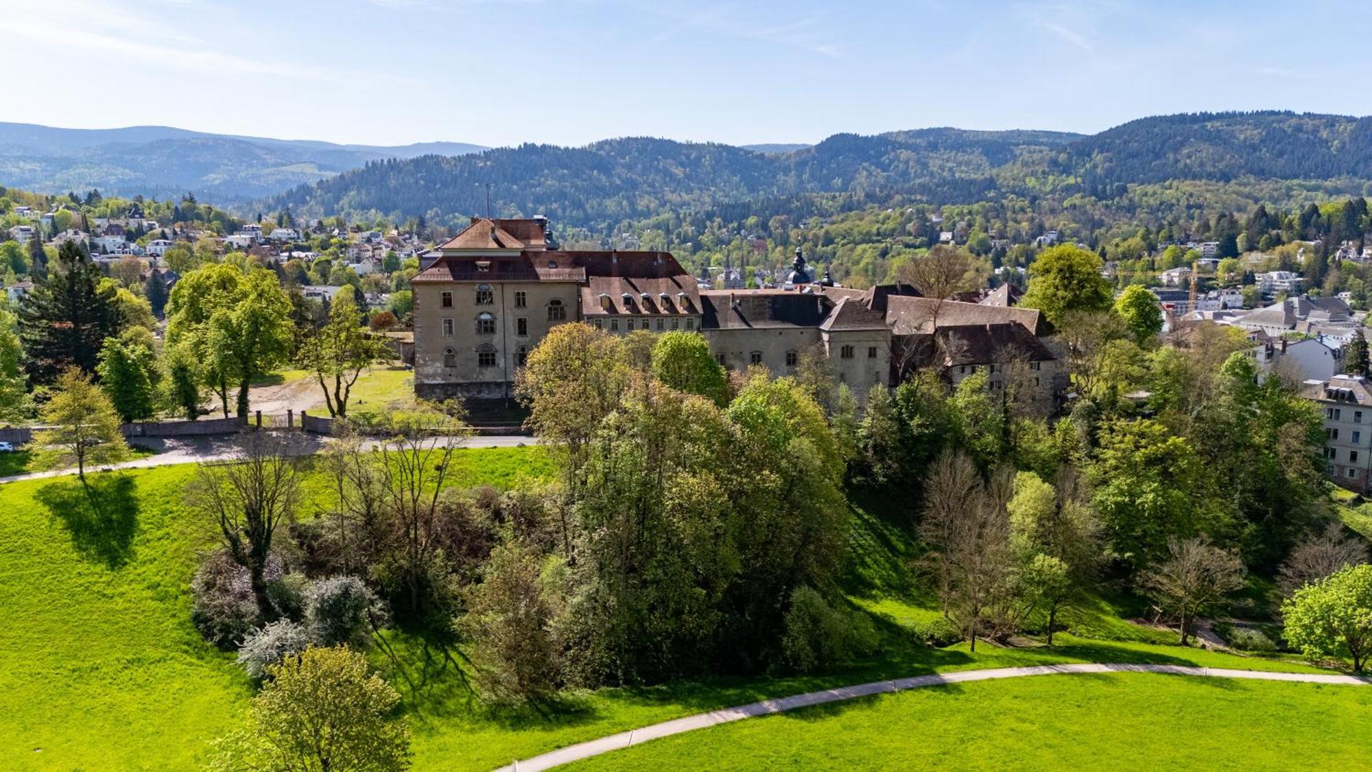 Gemuetliche Wohnung Im Herrenhaus Baden-Baden Buitenkant foto
